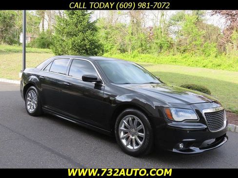 Used 2012 Chrysler 300 C RWD image 3