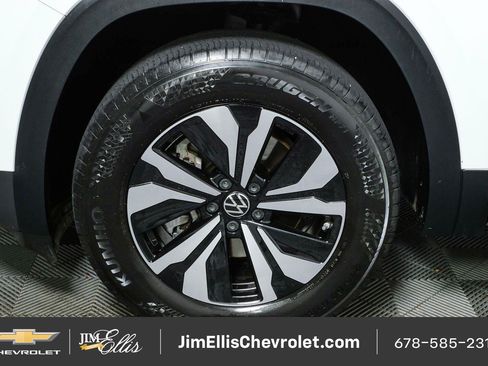 Used 2024 Volkswagen Atlas SE FWD image 37