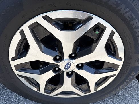Used 2019 Subaru Forester Premium AWD/4WD image 12