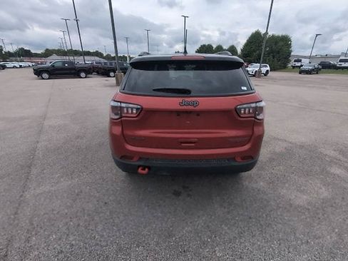 Used 2025 Jeep Compass Trailhawk AWD/4WD image 7