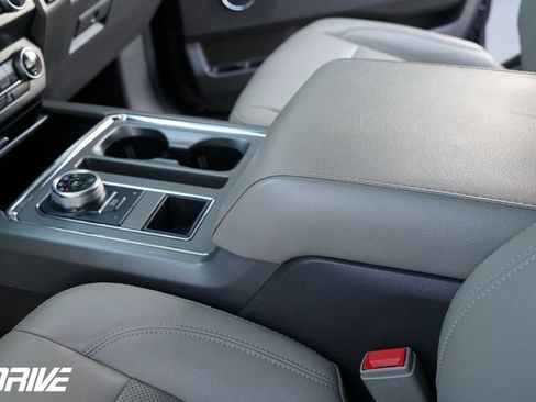 Used 2021 Ford Expedition XLT image 27