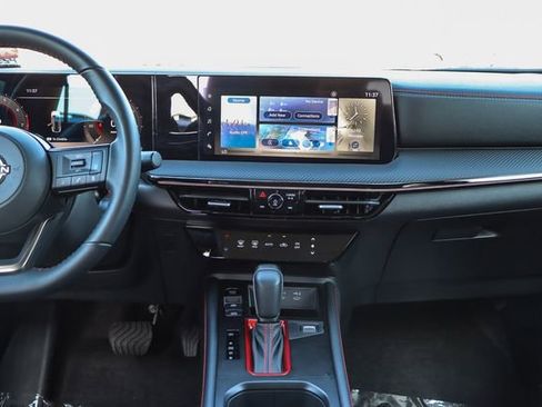 Used 2025 Nissan Kicks SR image 15