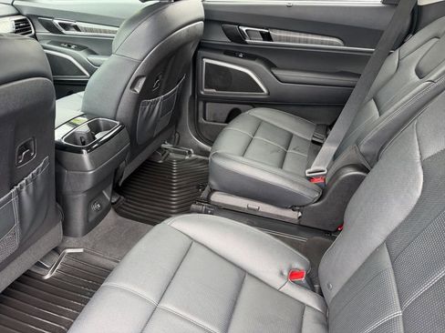 Used 2023 Kia Telluride EX w/ EX Captain's Chair Package FWD image 16