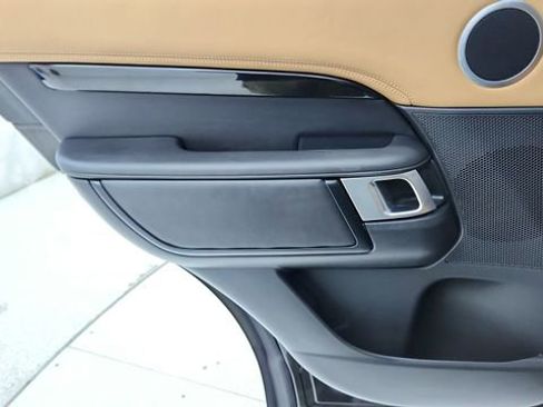 Used 2023 Land Rover Discovery S R-Dynamic image 34