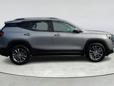 Used 2024 GMC Terrain SLT image 7