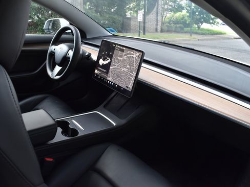 Used 2023 Tesla Model 3 Standard Range RWD image 25