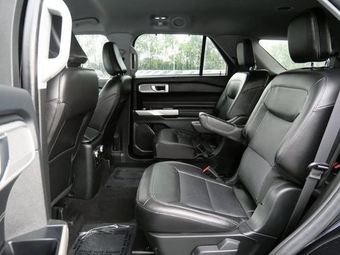 Used 2023 Ford Explorer Limited AWD/4WD image 11