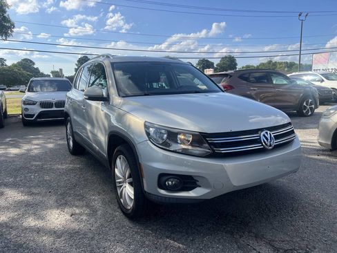 Used 2012 Volkswagen Tiguan SE image 4