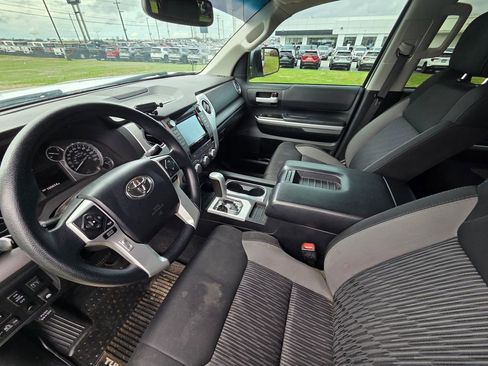 Used 2017 Toyota Tundra SR5 w/ SR5 Upgrade Package image 8