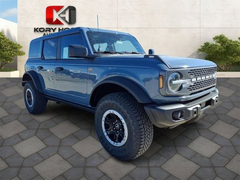 New 2025 Ford Bronco Badlands w/ Sasquatch Package image 4