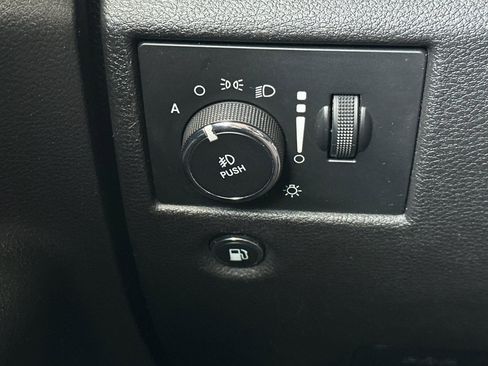 Used 2017 Jeep Grand Cherokee Laredo w/ Quick Order Package 2BE RWD image 36