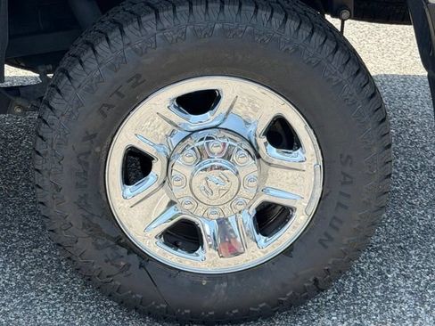 Used 2022 RAM 2500 Tradesman w/ Chrome Appearance Group AWD/4WD image 10