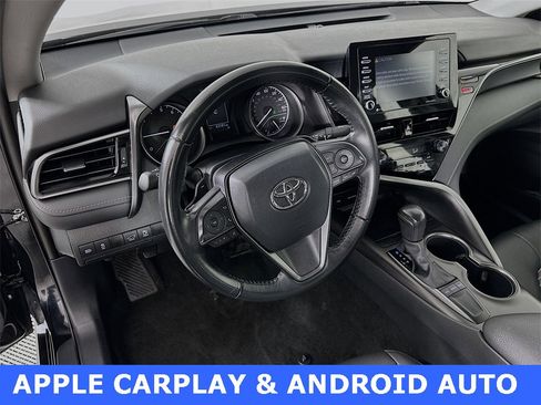 Used 2024 Toyota Camry SE image 2