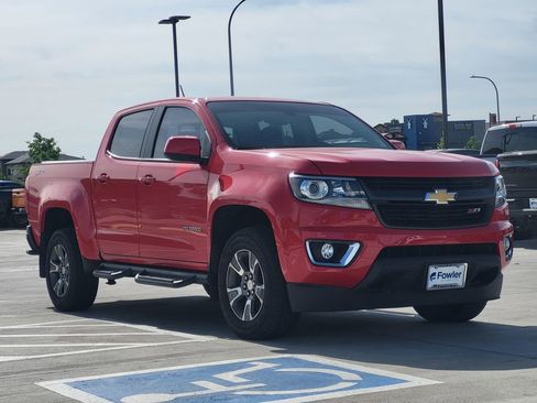 Used 2015 Chevrolet Colorado Z71 AWD/4WD image 3