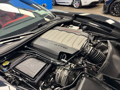 Used 2019 Chevrolet Corvette Stingray Coupe RWD image 18