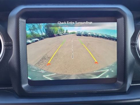 Used 2022 Jeep Wrangler Unlimited Sahara w/ Cold Weather Group AWD/4WD image 17