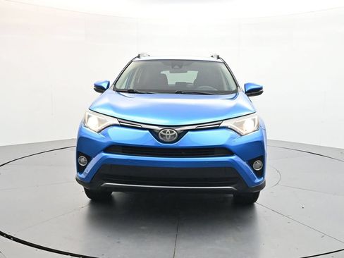 Used 2017 Toyota RAV4 XLE FWD image 2