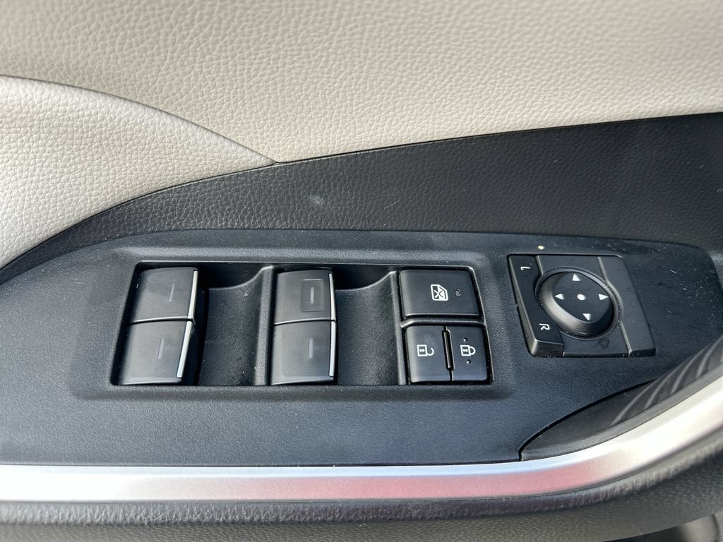 Used 2024 Toyota RAV4 XLE w/ Convenience Package FWD image 13