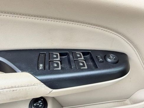 Used 2015 Cadillac SRX Luxury w/ Driver Awareness Package image 18