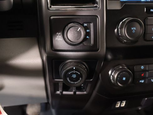 Used 2019 Ford F150 XLT w/ Equipment Group 302A Luxury AWD/4WD image 9