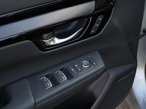 Used 2025 Honda CR-V EX-L image 12