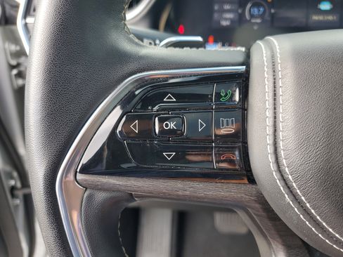 Used 2022 Jeep Grand Cherokee Overland image 24