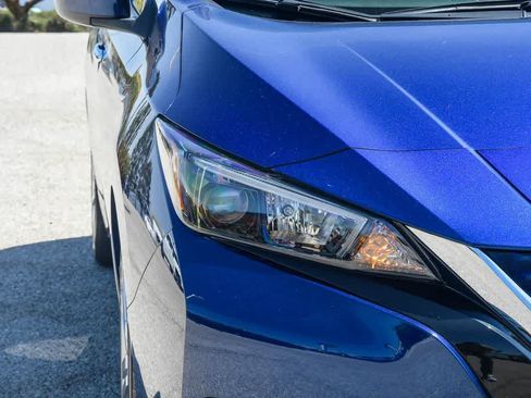 Used 2022 Nissan Leaf S FWD image 4