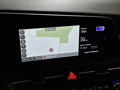Used 2024 Kia Niro Wind FWD image 2
