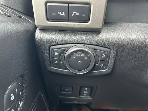 Used 2017 Ford F250 Lariat w/ Lariat Ultimate Package image 28