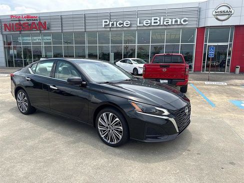 Used 2025 Nissan Altima 2.5 SL AWD/4WD image 1