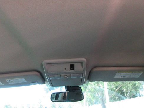 Used 2017 Nissan Titan SV RWD image 32