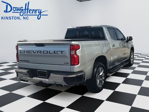 Used 2022 Chevrolet Silverado 1500 LTZ w/ LTZ Convenience Package II AWD/4WD image 5