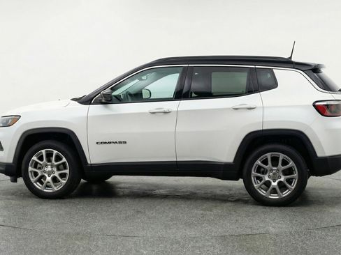Used 2025 Jeep Compass Limited image 5
