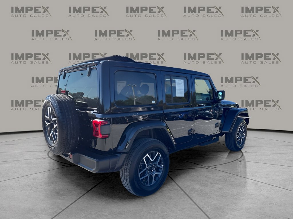 Used 2026 Jeep Wrangler Unlimited Sahara AWD/4WD image 5