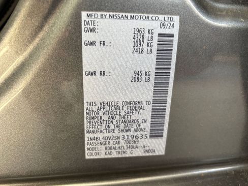 Used 2025 Nissan Altima 2.5 SV FWD image 29