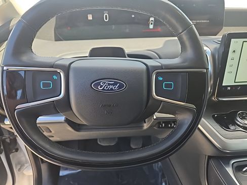 Used 2025 Ford Expedition Max Platinum AWD/4WD image 13