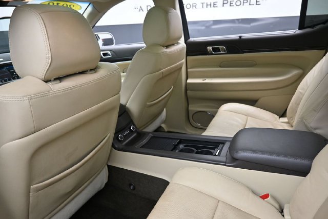 Used 2019 Lincoln MKT AWD image 26