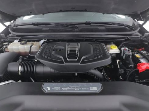 Used 2025 Jeep Grand Wagoneer 4WD image 15
