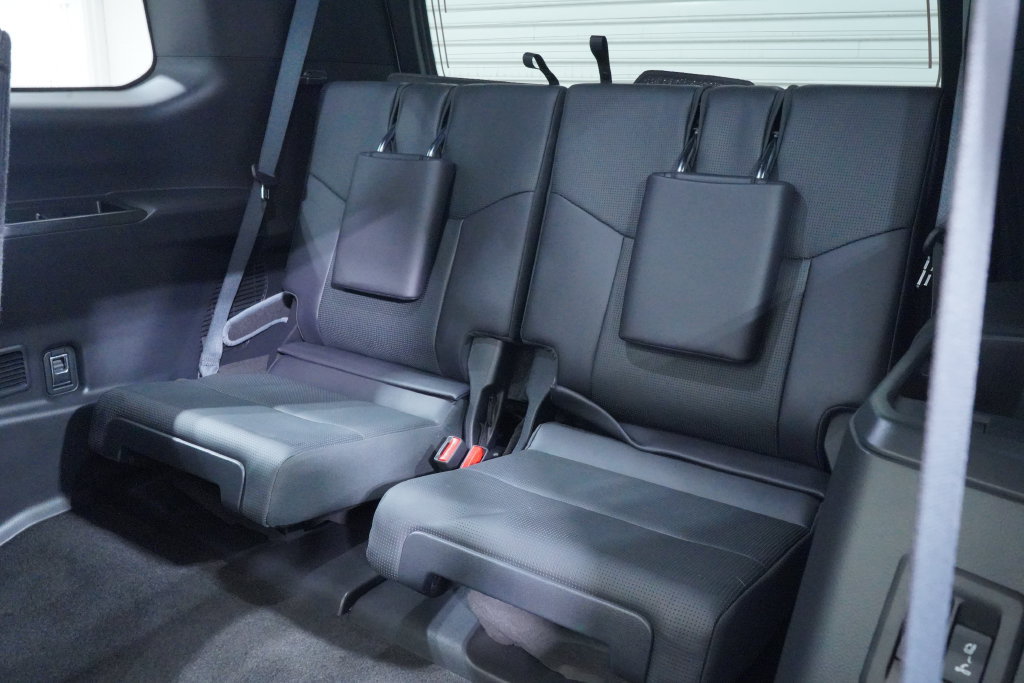 Used 2024 Lexus GX 550 w/ Cold Area Package AWD/4WD image 12