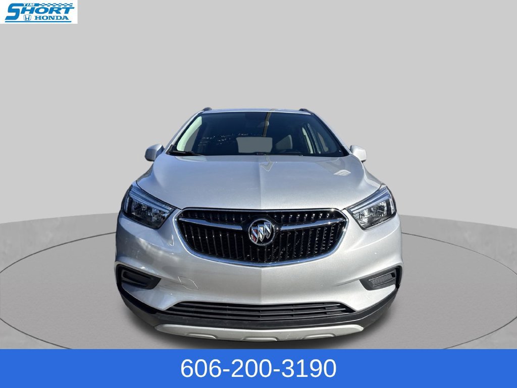 Used 2022 Buick Encore Preferred AWD/4WD image 2