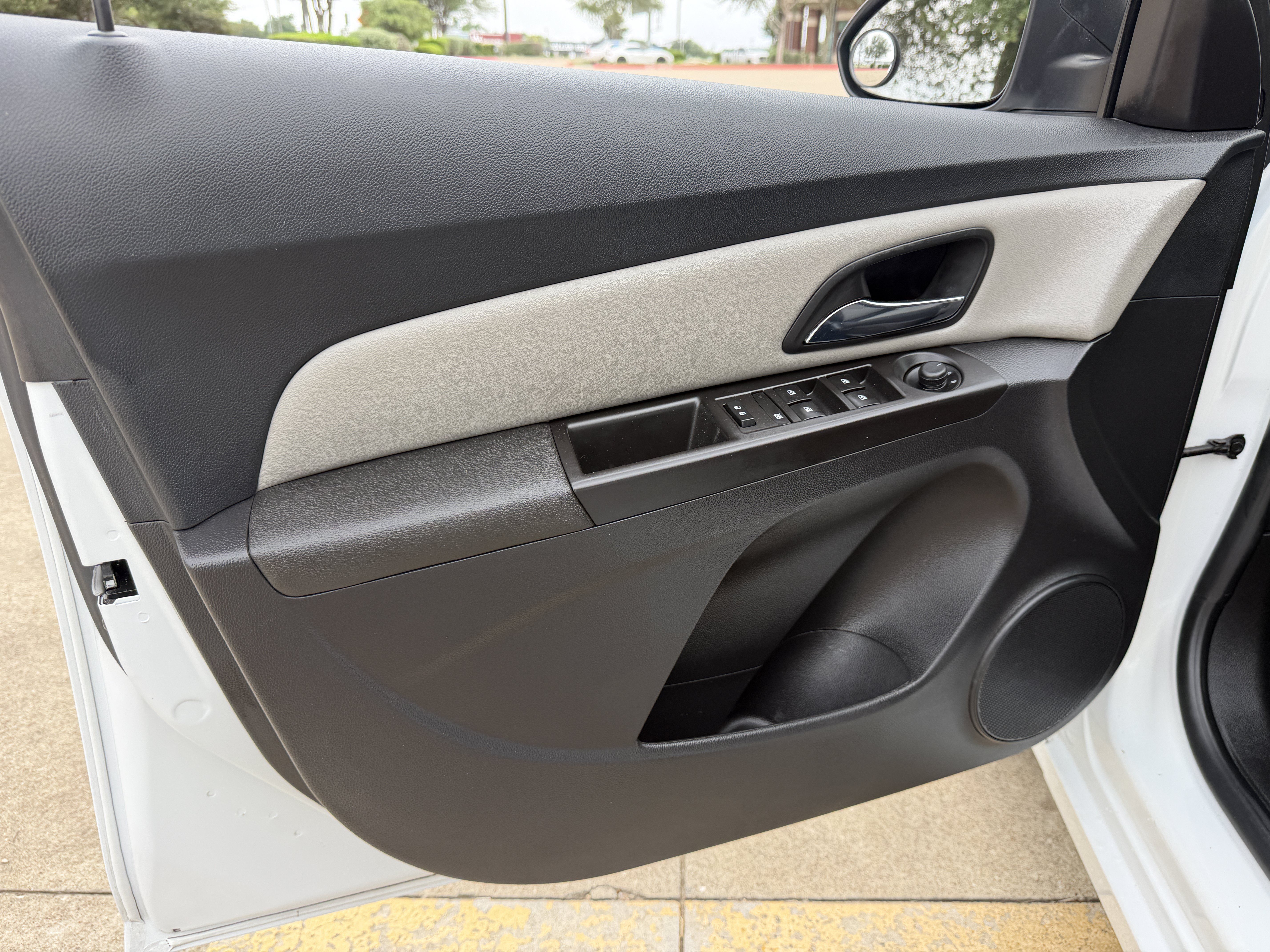 Used 2016 Chevrolet Cruze LS FWD image 18