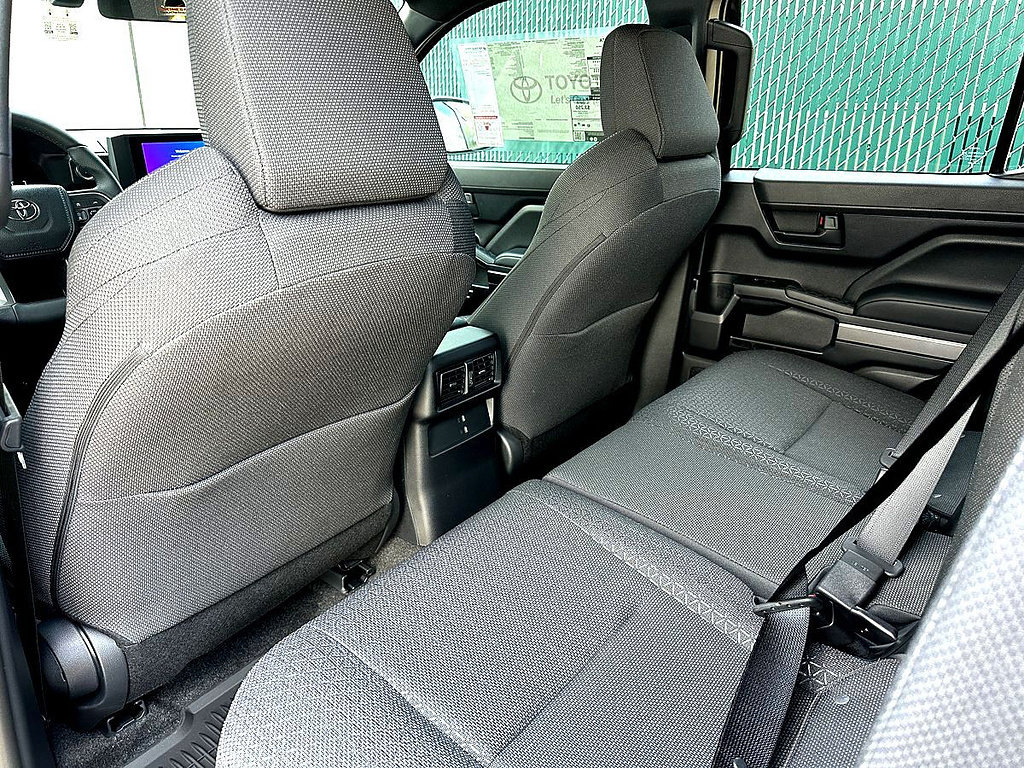 New 2026 Toyota 4Runner SR5 AWD/4WD image 16