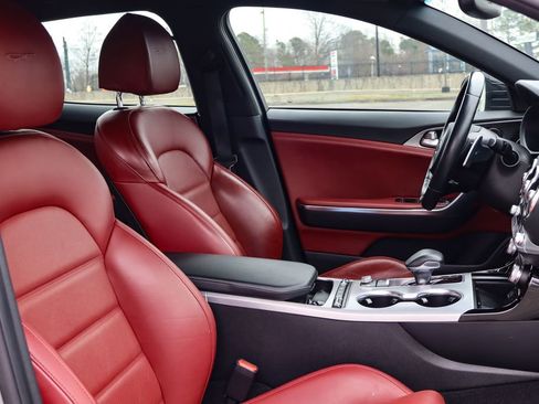 Used 2021 Kia Stinger GT2 image 15