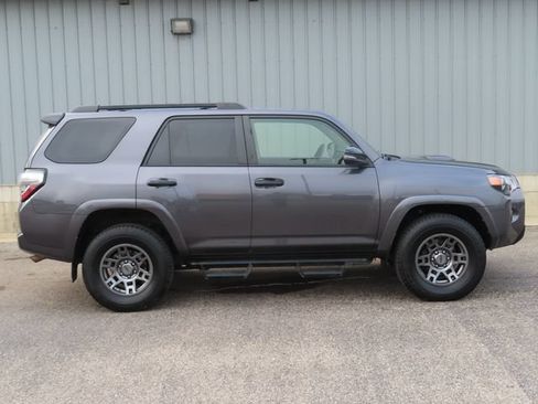 Used 2021 Toyota 4Runner Venture w/ Moonroof Package AWD/4WD image 3