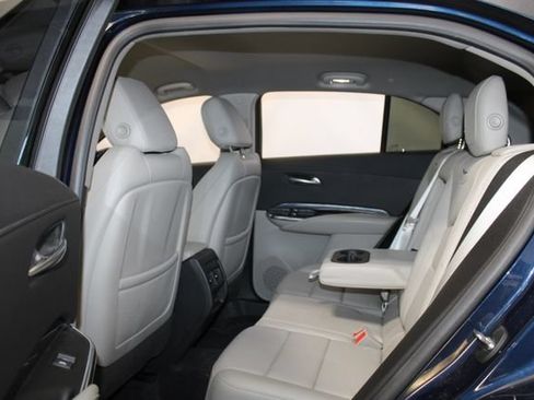 Used 2019 Cadillac XT4 Luxury w/ Cold Weather Package AWD/4WD image 9