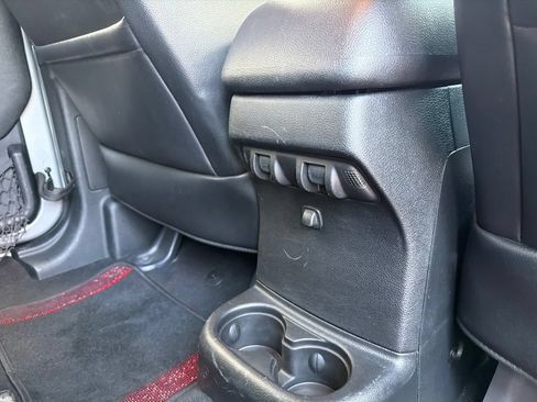 Used 2015 Jeep Wrangler Unlimited Sahara w/ Connectivity Group AWD/4WD image 27