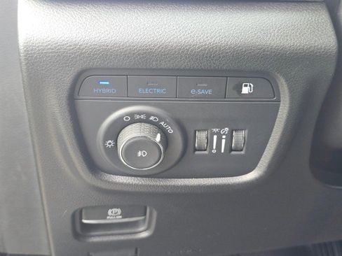 Used 2023 Jeep Grand Cherokee Overland w/ Advanced Protech Group III image 29