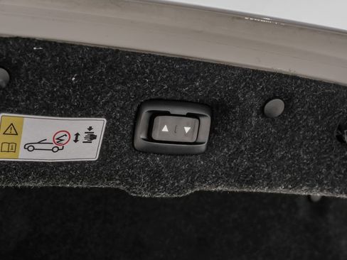 Used 2018 BMW M4 Convertible RWD image 64