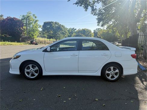 Used 2013 Toyota Corolla S FWD image 4
