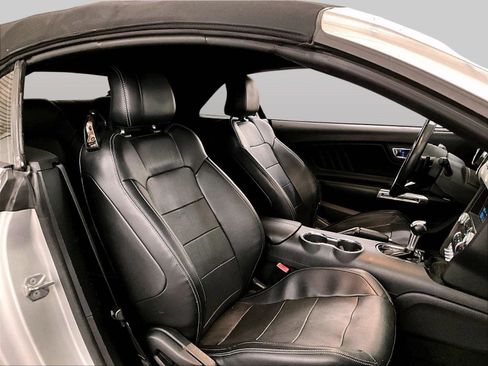 Used 2016 Ford Mustang Premium image 8